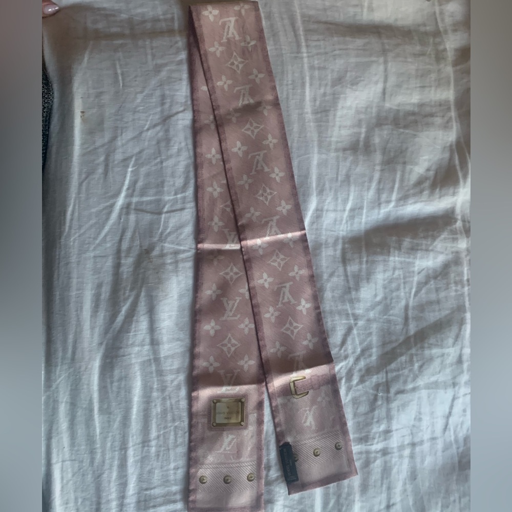 Louis Vuitton Silk Scarf - Picture 2 of 7